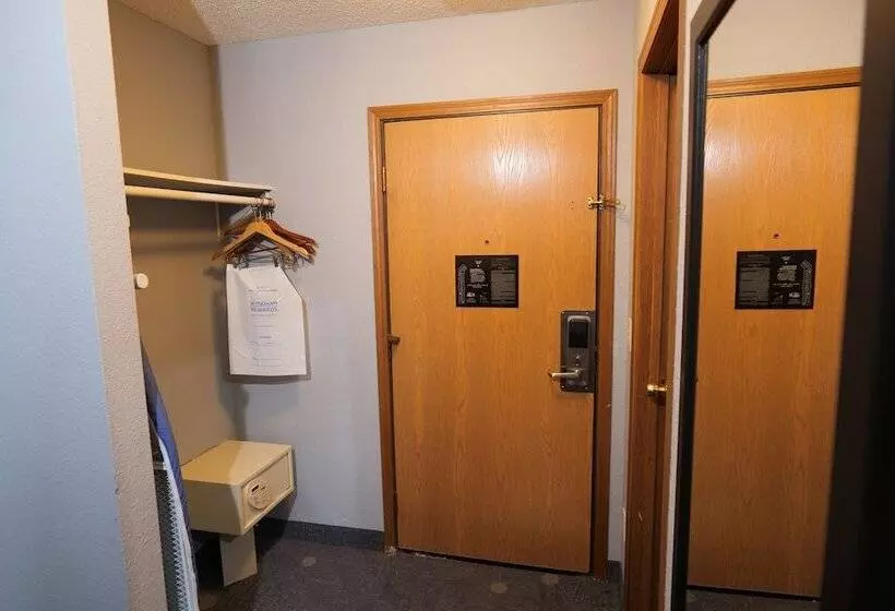 酒店 Baymont By Wyndham Flint Airport North