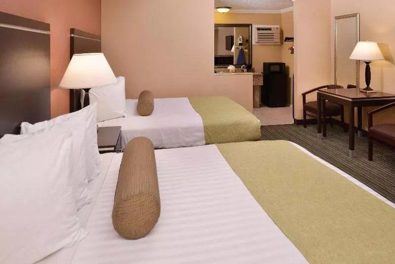 Best Western Courtesy Inn Hotel Anaheim Resort At The Park