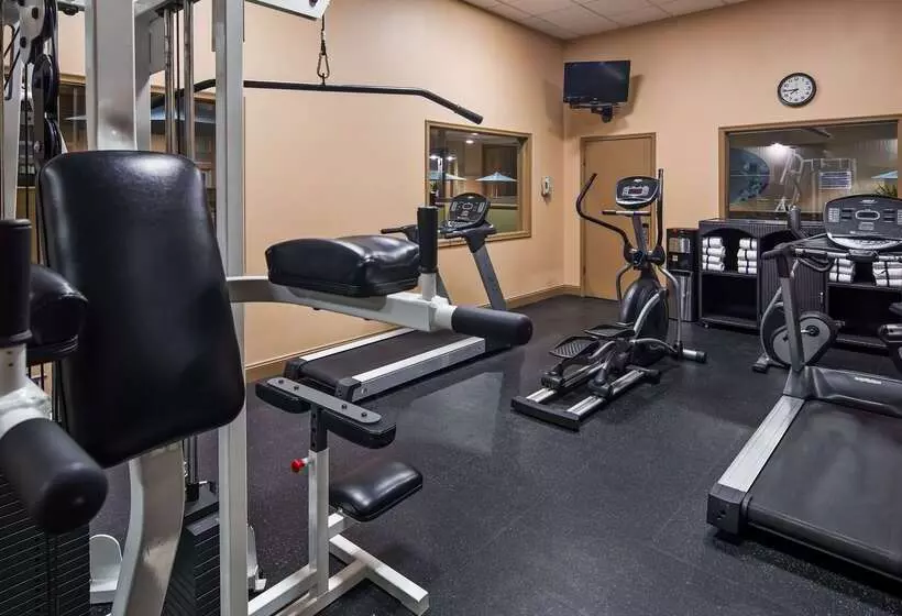 Отель Best Western Crossroads Of The Bluffs