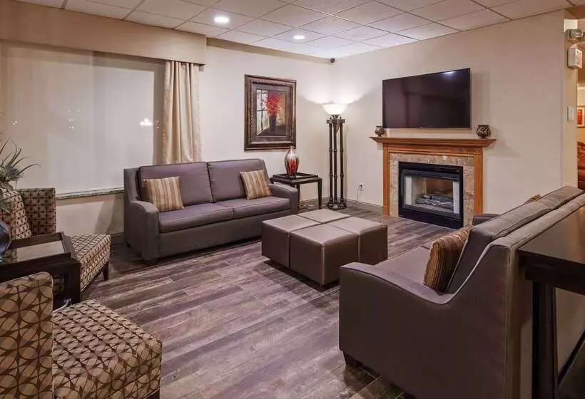 Отель Best Western Crossroads Of The Bluffs