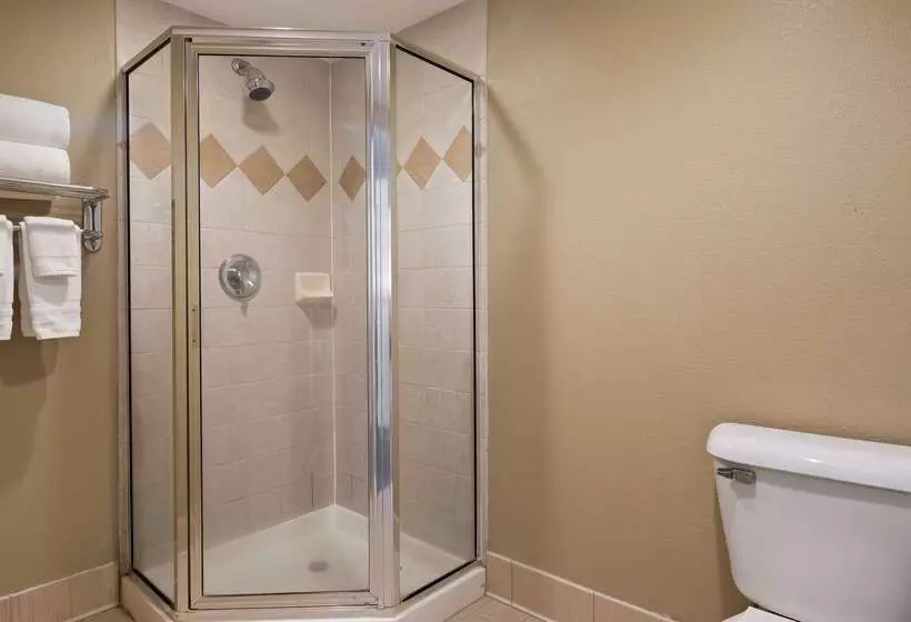 Отель Best Western Crossroads Of The Bluffs