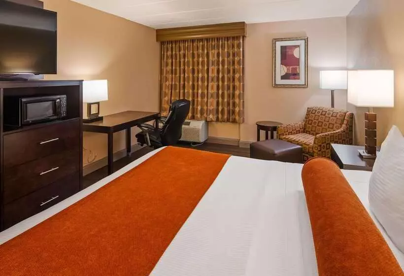 Отель Best Western Crossroads Of The Bluffs