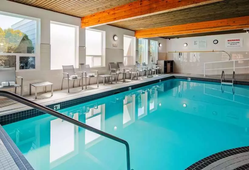 ホテル Best Western Plus Country Meadows Inn