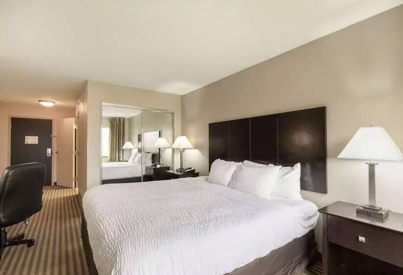 Clarion Hotel Beachwood Cleveland