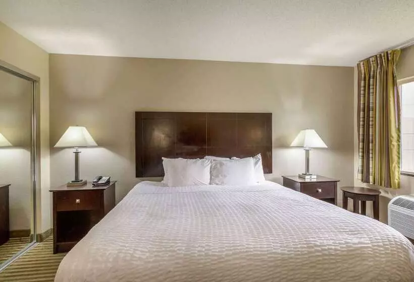 Clarion Hotel Beachwood Cleveland