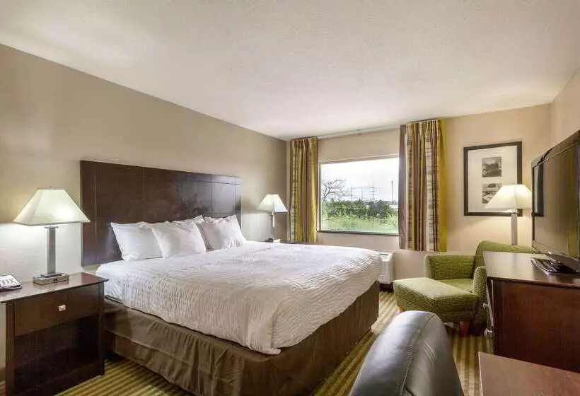 Clarion Hotel Beachwood Cleveland