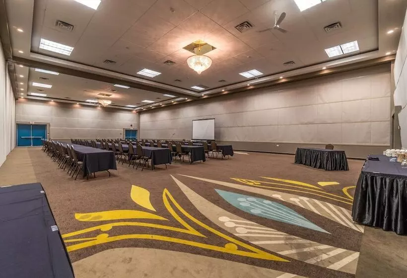 Coast Kamloops Hotel & Conference Centre