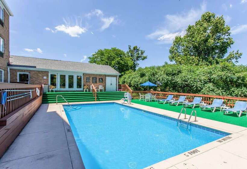 בית מלון כפרי Comfort Inn