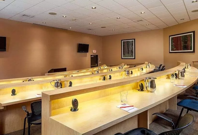 Отель Concord Plaza