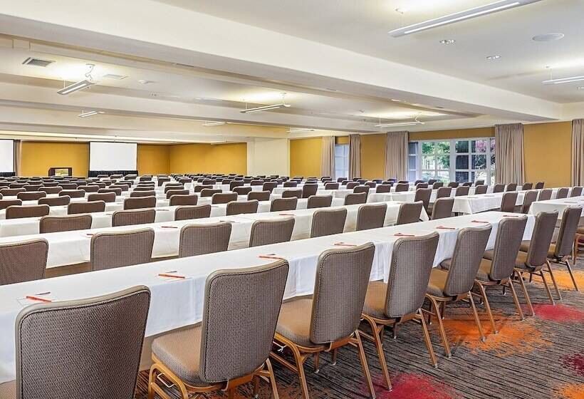 فندق Concord Plaza