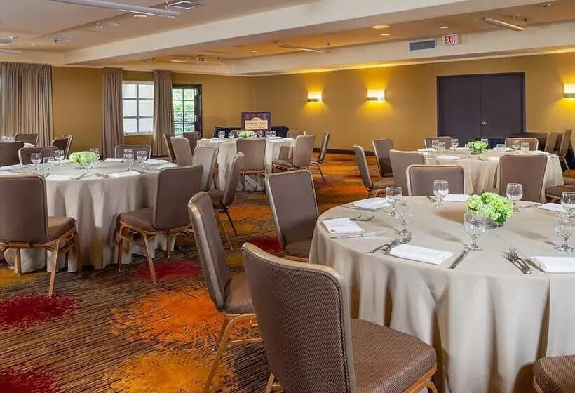 Отель Concord Plaza