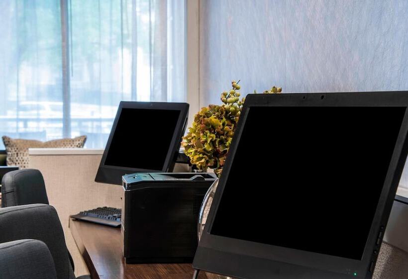 Otel Courtyard By Marriott Charleston Historic District