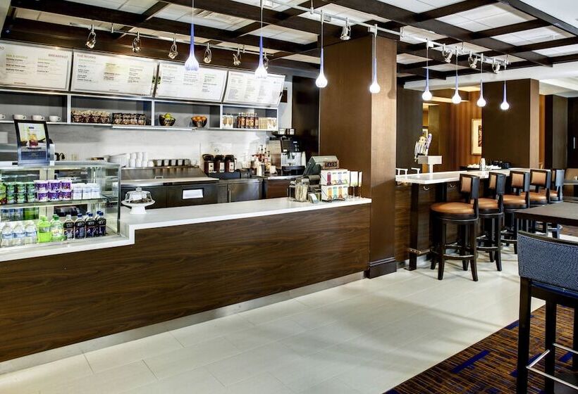 Otel Courtyard By Marriott Charleston Historic District