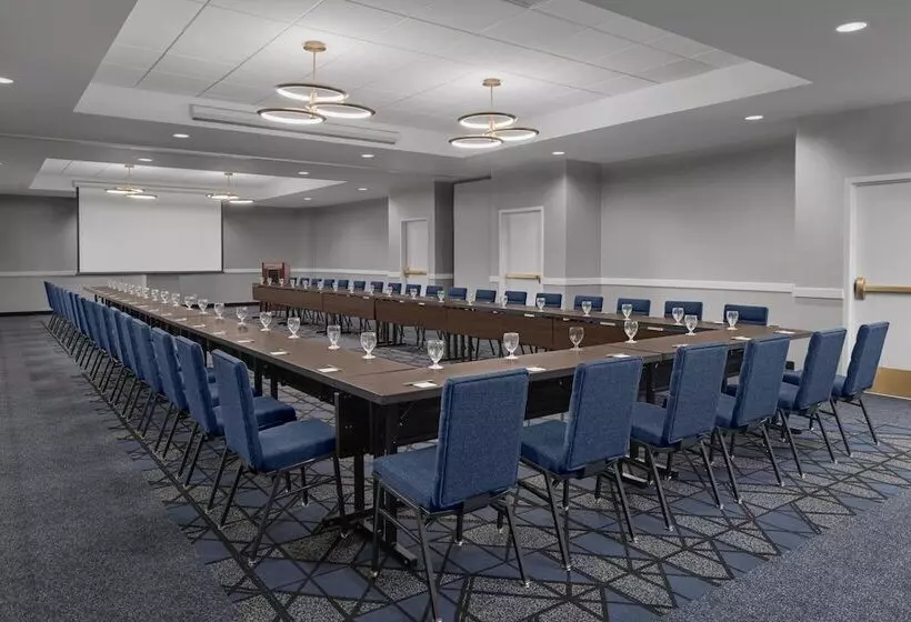 Отель Courtyard By Marriott Cypress Anaheim / Orange County