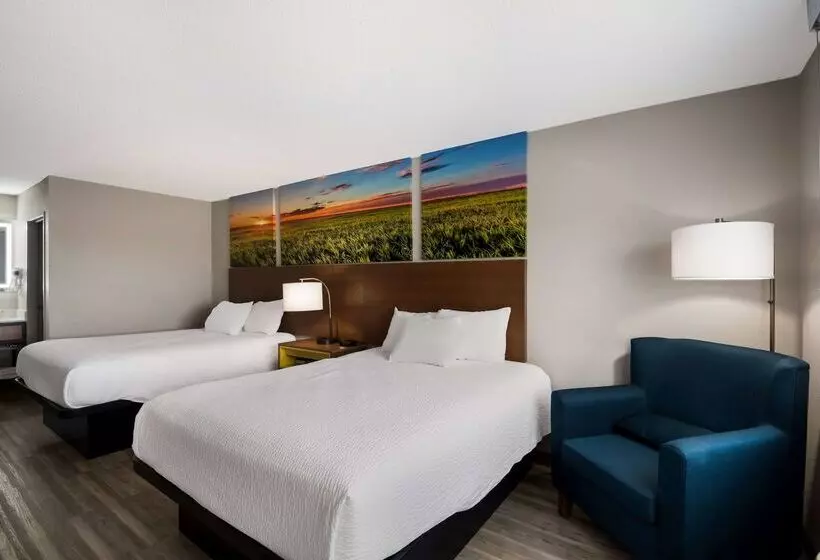 هتل Days Inn By Wyndham Ankeny Des Moines