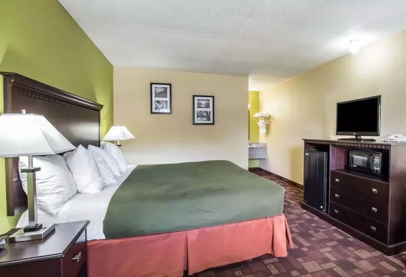 ホテル Econo Lodge Biltmore