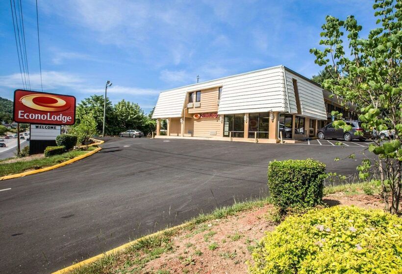 בית מלון כפרי Econo Lodge Biltmore