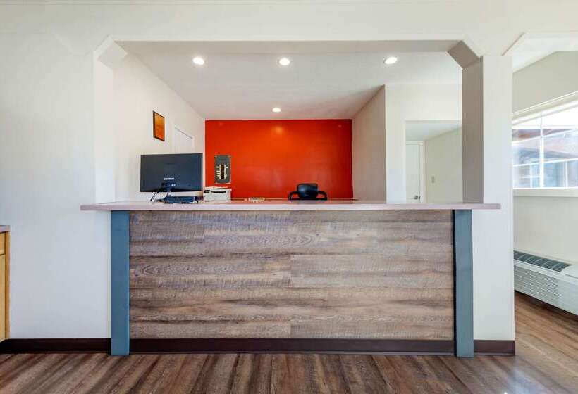 Отель Econo Lodge On Historic Route 66