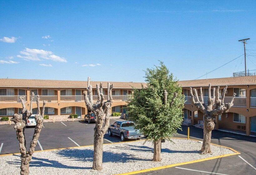 Отель Econo Lodge On Historic Route 66