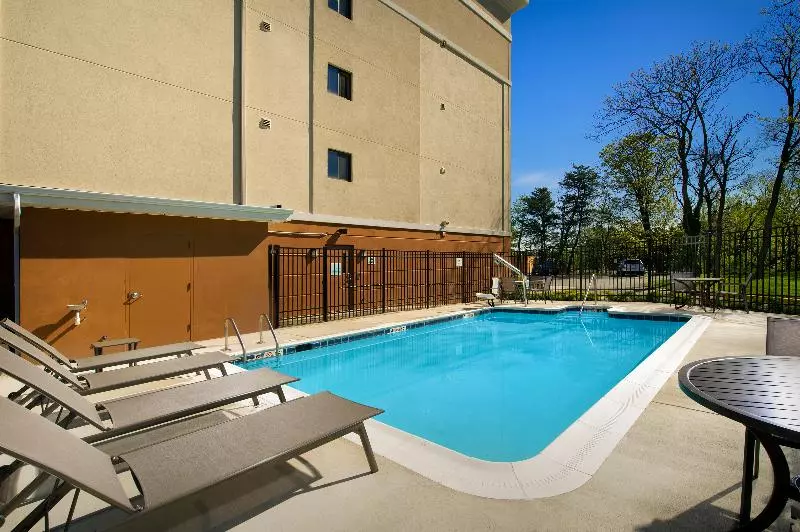 Отель Holiday Inn Express Washington Dc Bw Parkway, An Ihg