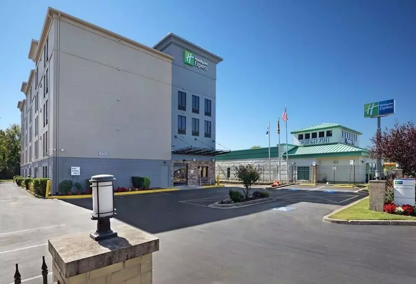 Отель Holiday Inn Express Washington Dc Bw Parkway, An Ihg