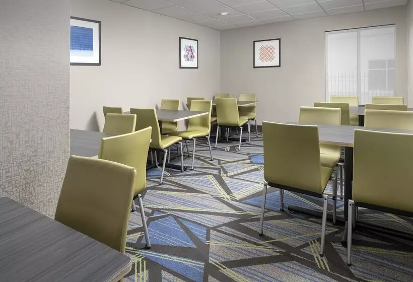 Отель Holiday Inn Express Washington Dc Bw Parkway, An Ihg