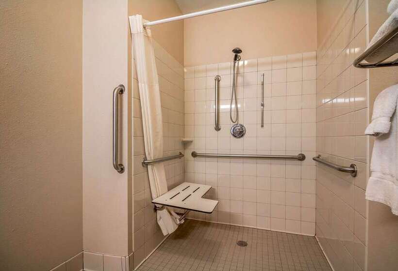 酒店 Quality Inn Coralville   Iowa River Landing