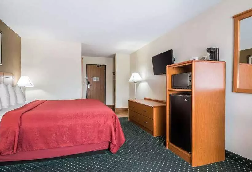 ホテル Quality Inn Coralville   Iowa River Landing