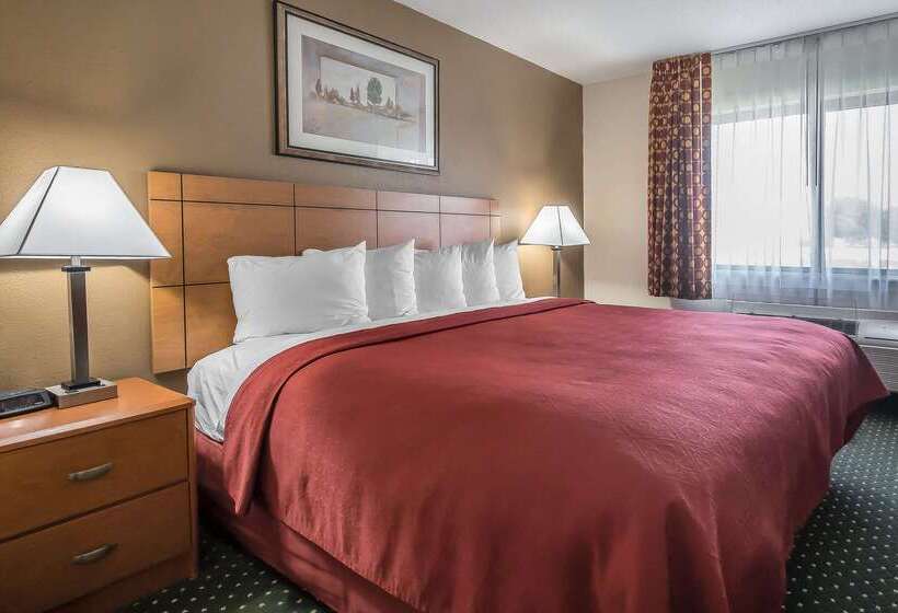 酒店 Quality Inn Coralville   Iowa River Landing