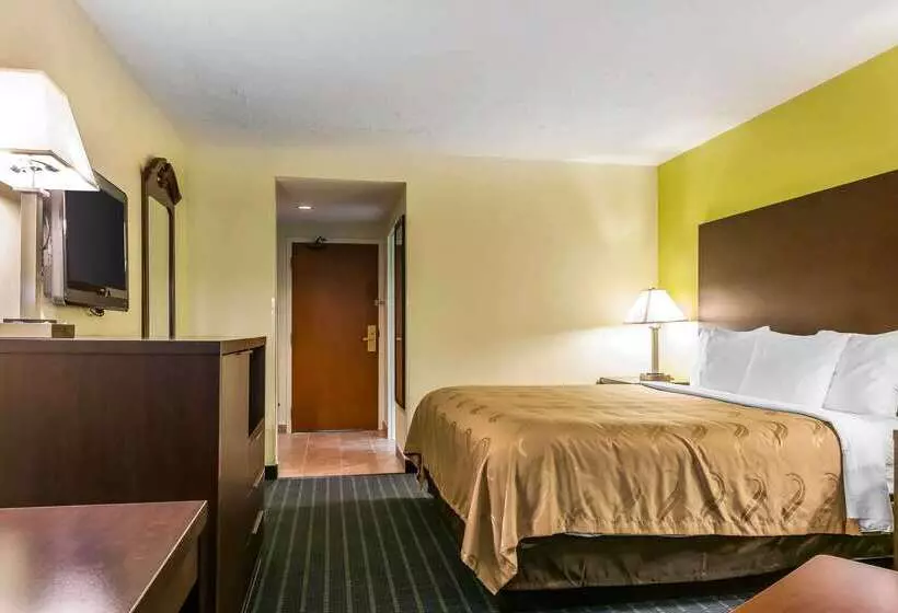 호텔 Quality Inn