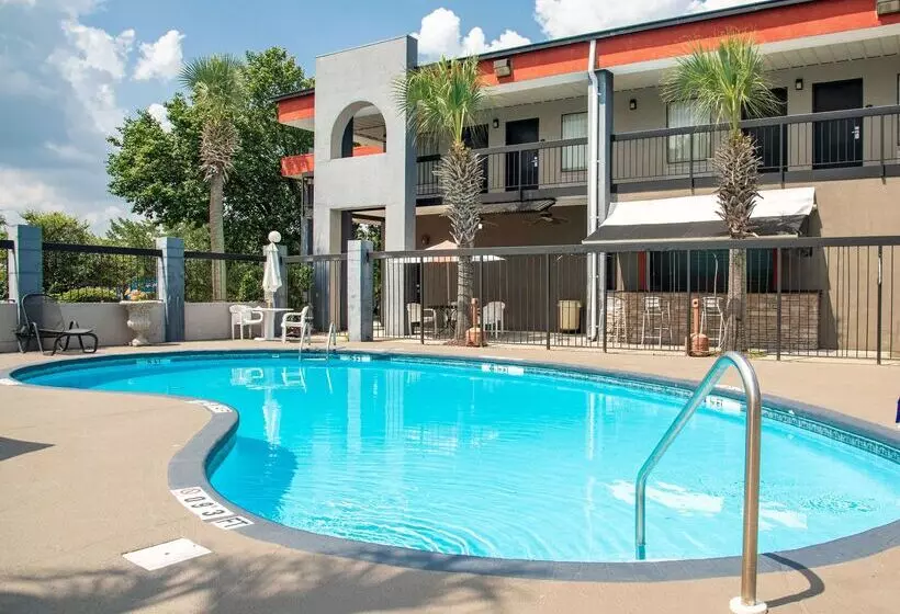 Отель Quality Inn & Suites Aiken