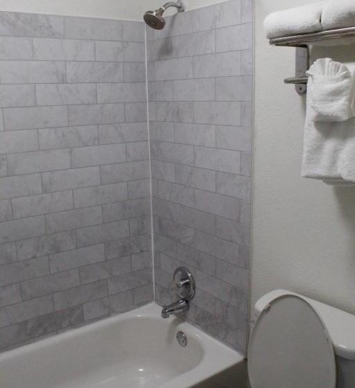 فندق Ramada By Wyndham Harrisonburg