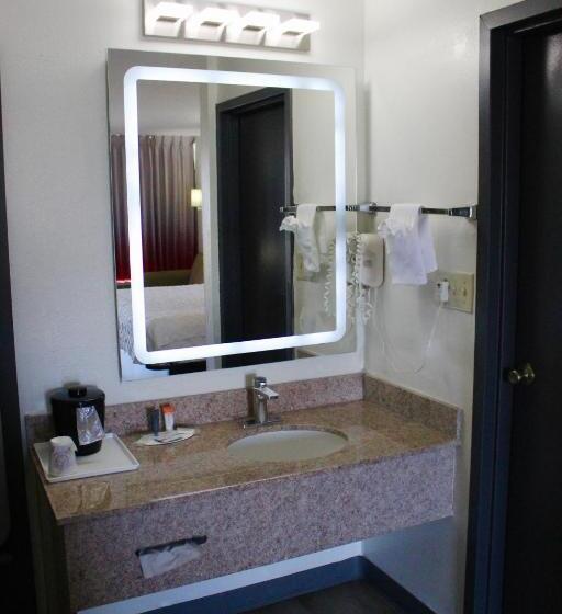 فندق Ramada By Wyndham Harrisonburg