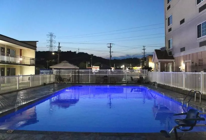 Szálloda Ramada By Wyndham Harrisonburg