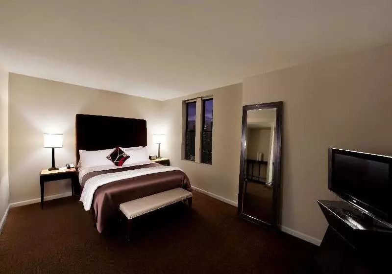 هتل The Court A St Giles