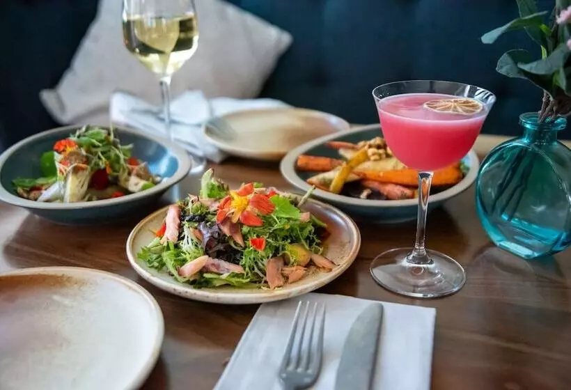 ホテル The Crimson Jasper