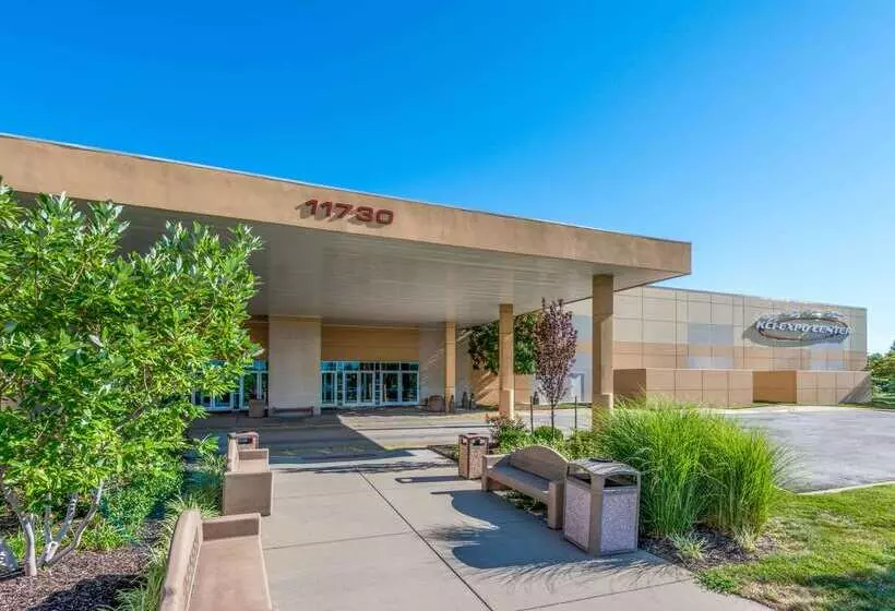 هتل Travelodge By Wyndham Airport Platte City