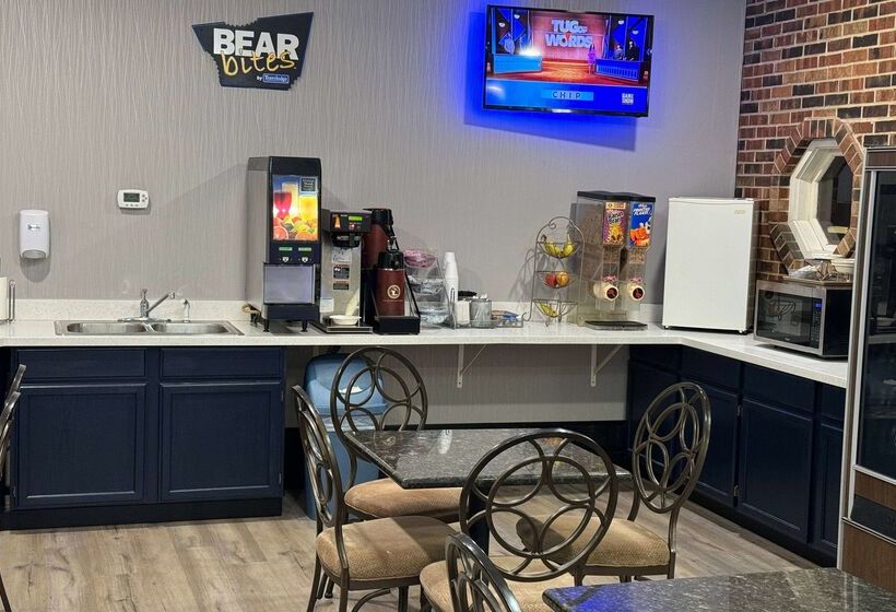 فندق Travelodge By Wyndham Airport Platte City