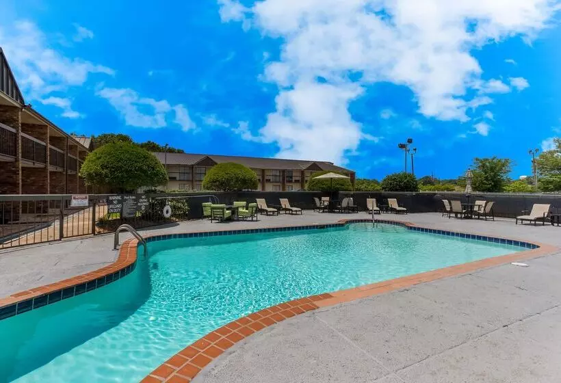 Surestay Plus Hotel By Best Western Greenwood