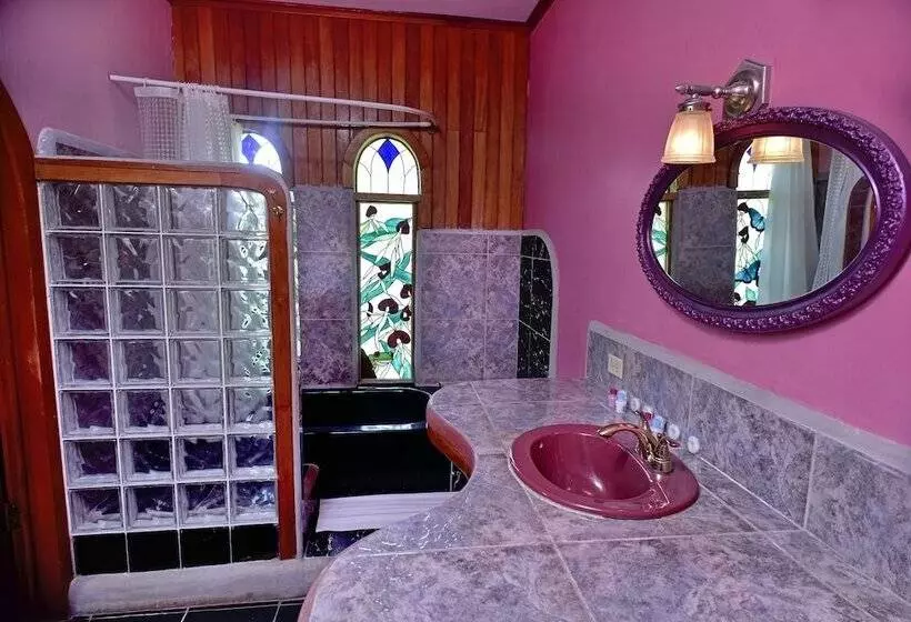 ホテル Banana Bank Lodge & Jungle Horseback Adventures