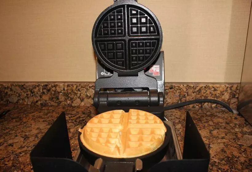 هتل Best Western Plus Grand Manor Inn