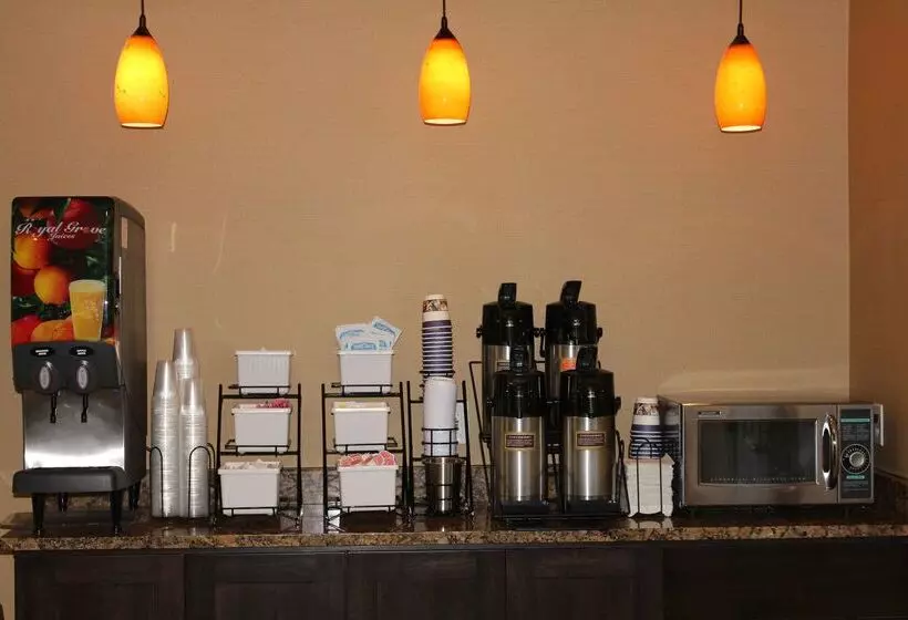 هتل Best Western Plus Grand Manor Inn