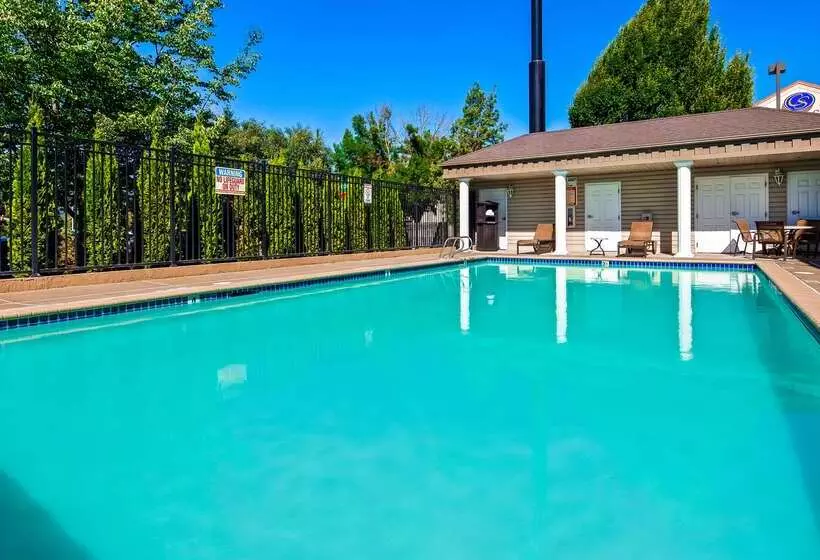 هتل Best Western Plus Grand Manor Inn