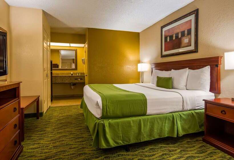 Отель Baymont By Wyndham Orlando East