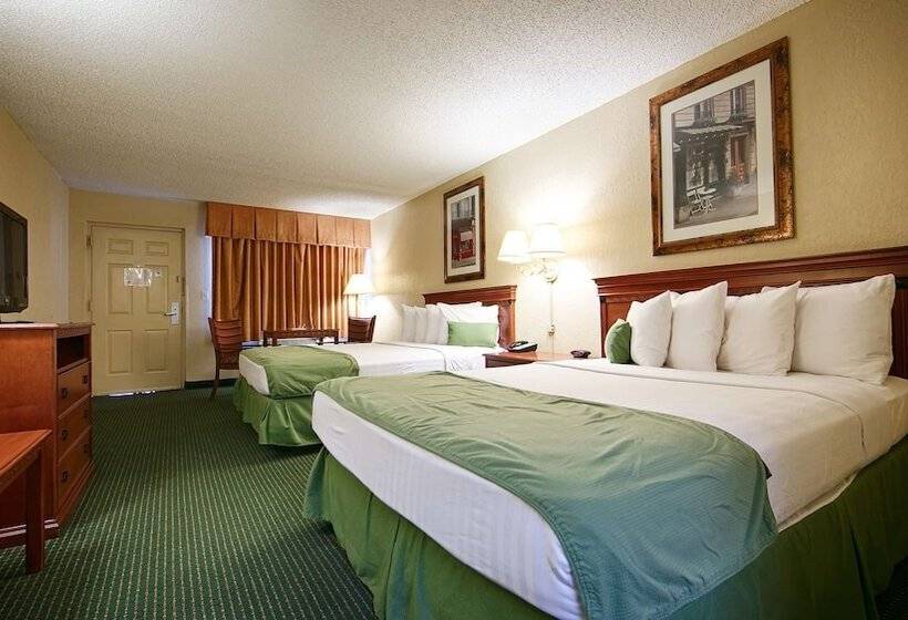 Отель Baymont By Wyndham Orlando East