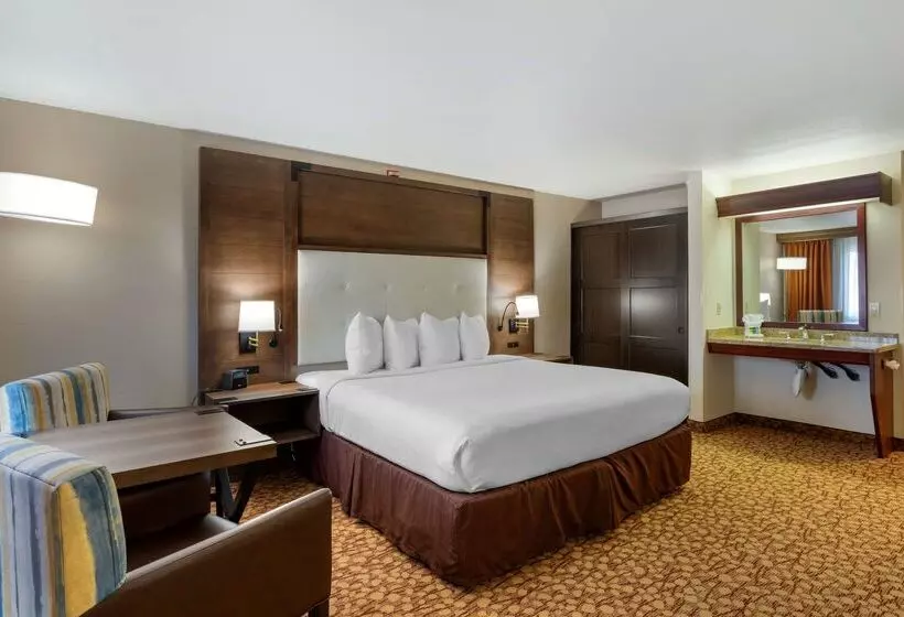 هتل Best Western Plus Mill Creek Inn