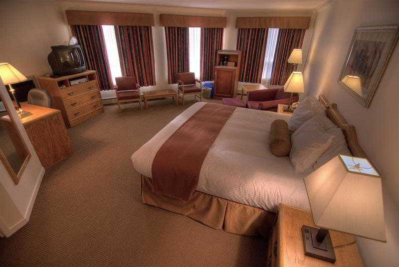 هتل Tower Inn & Suites