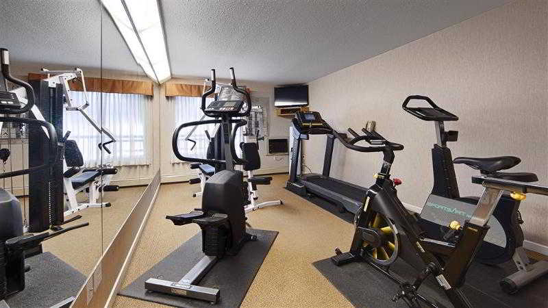 هتل Tower Inn & Suites