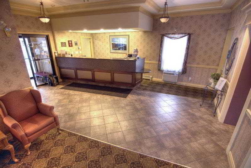 هتل Tower Inn & Suites