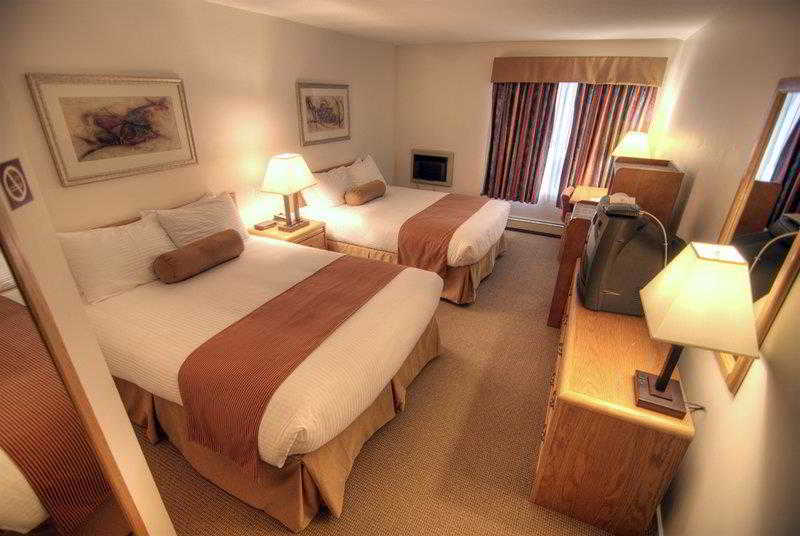 هتل Tower Inn & Suites